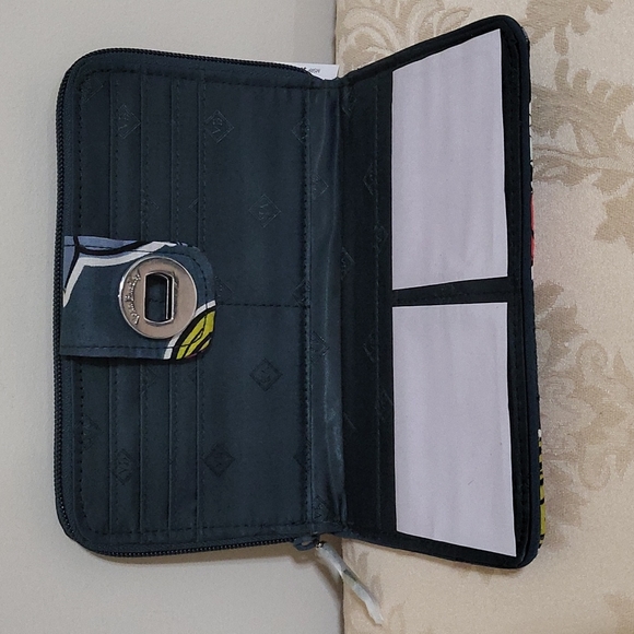 Vera Bradley RFID Turnlock Wallet - Falling Flowers - Picture 4 of 5
